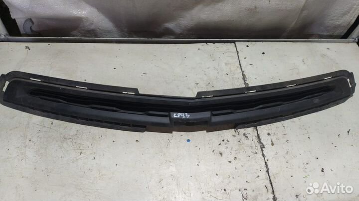 Решетка радиатора Шевроле Кобальт верхняя