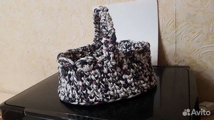 Корзина трикотажная, вязанная