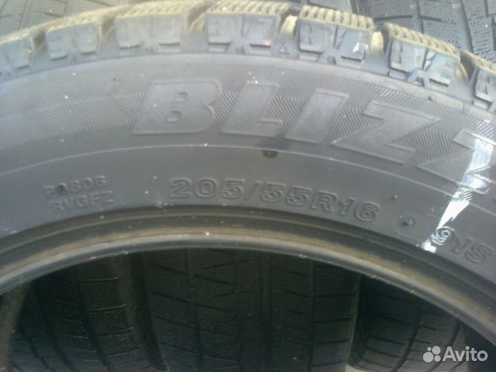 Bridgestone Blizzak Revo GZ 205/55 R16