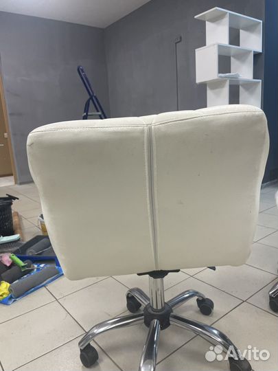 Кресло на колесиках