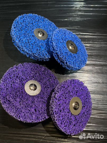 Круг зачистной коралловый под дрель