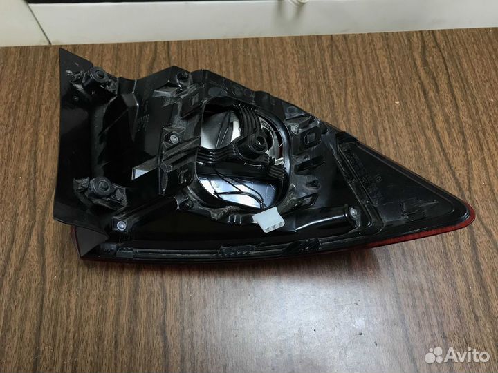 Фонарь задний правый внешний Skoda Karoq