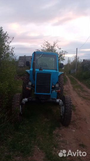 Вспашка земли трактором