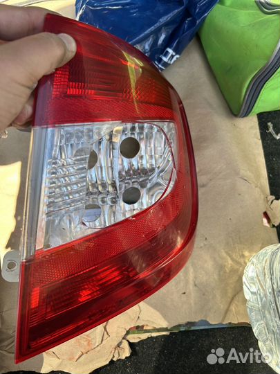 Задний правый фонарь Skoda Rapid 2017г. С дефектом