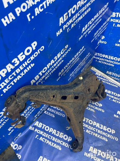 Задний правый рычаг. Volkswagen Transporter