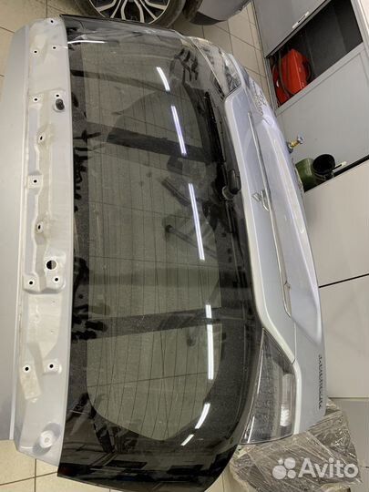 Задняя крышка багажника mitsubishi outlender XL
