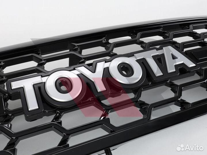 Решетка радиатора Toyota Land Cruiser 100