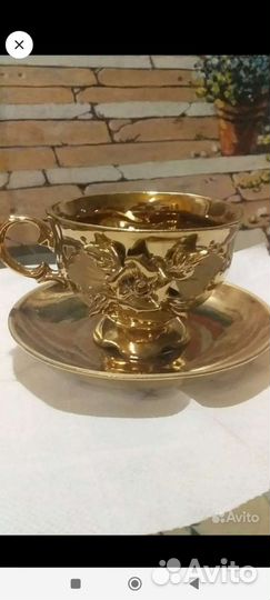 Золотой винтажный набор посуды с лепниной