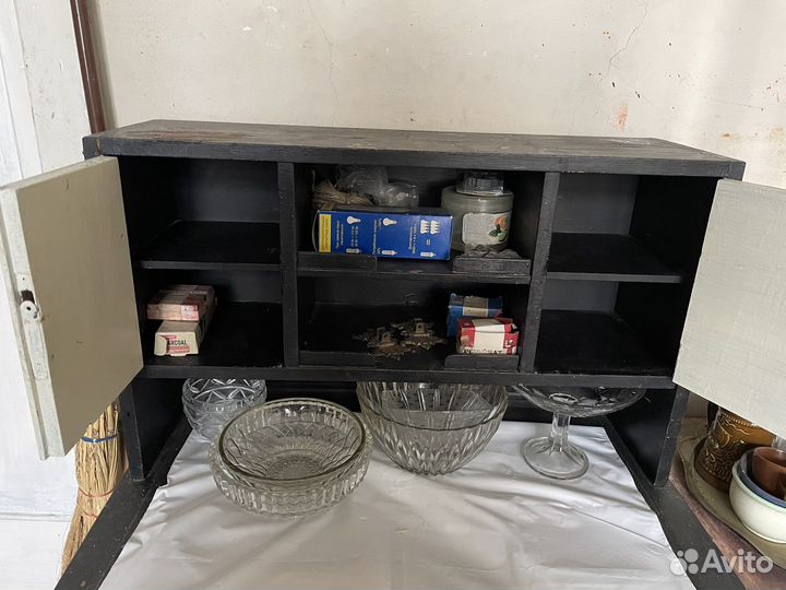 Столик (шкаф-буфет)
