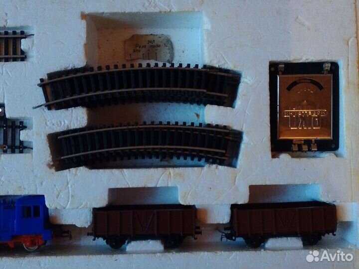 Паровозик старинный