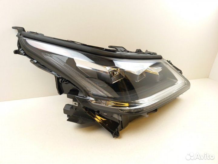Фара правая Lexus Lx 3 2015-2021