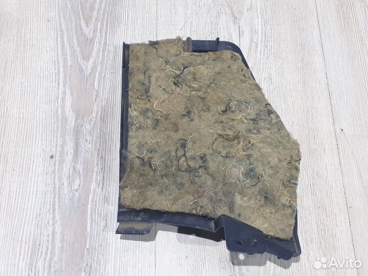 Накладка Nissan almera classic B10 Лев