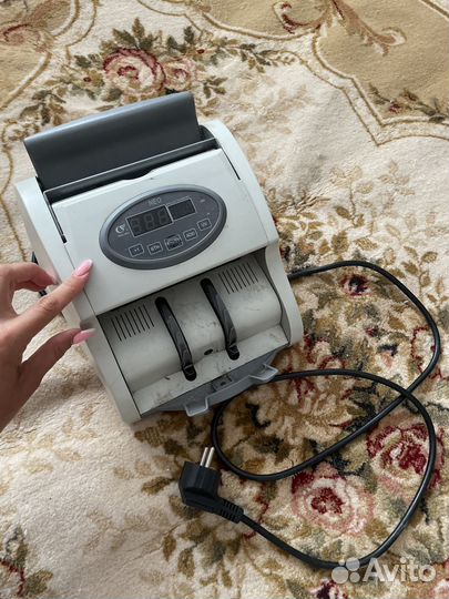 Машинка для счёта денег