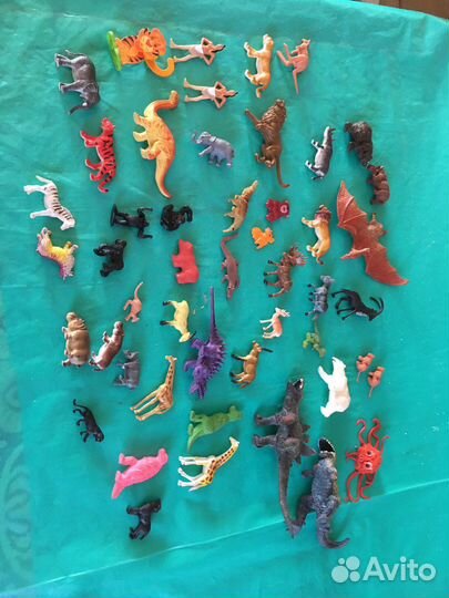 Фигурки зверей и не только