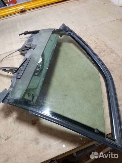 Стекло audi 80 б3