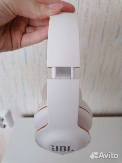 Беспроводные наушники JBL