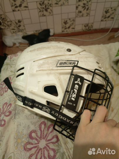 Хоккейный шлем