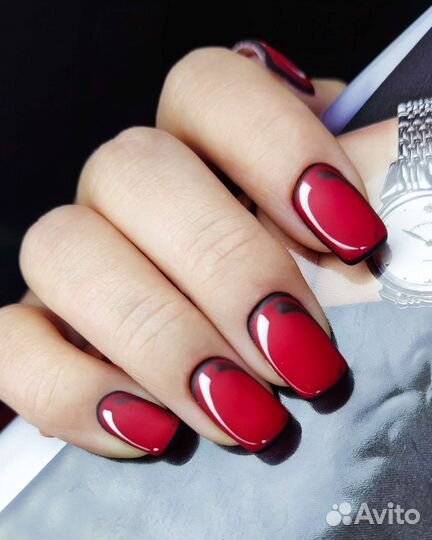 Маникюр и педикюр