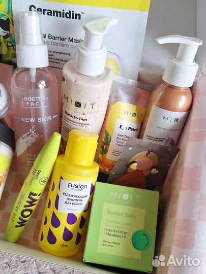 Набор косметики пакетом бьюти бокс Подарок