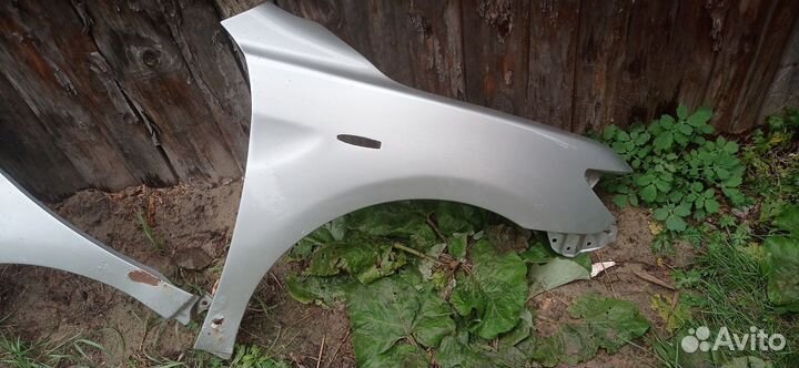 Крыло на camry 40