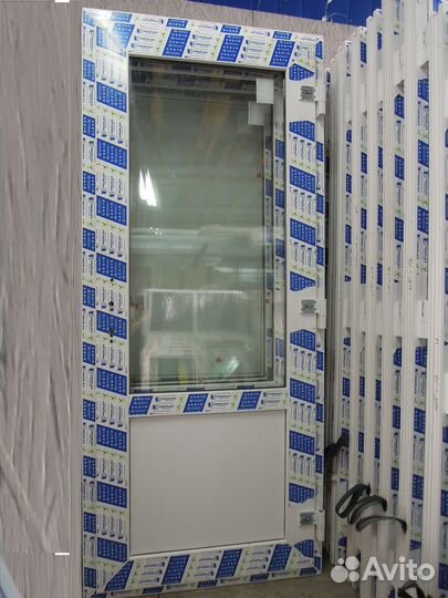 Пластиковые двери 90х210 входные