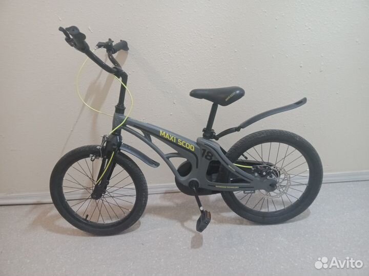 Велосипед Maxiscoo Cosmic 18 Стандарт