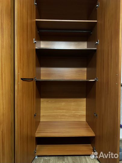 Шкаф угловой