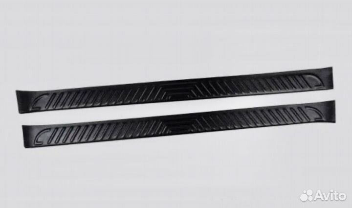 Накладки на пороги Нива