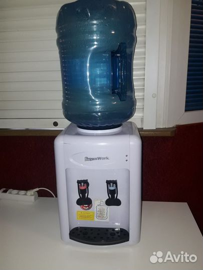 Кулер для воды настольный