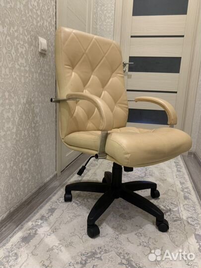 Офисное кресло руководителя бу кожаное