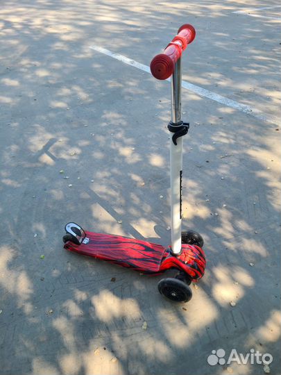 Самокат детский 3 колесный Reaction