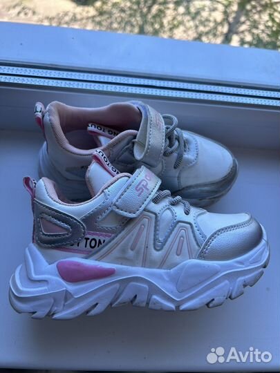 Кроссовки для девочки