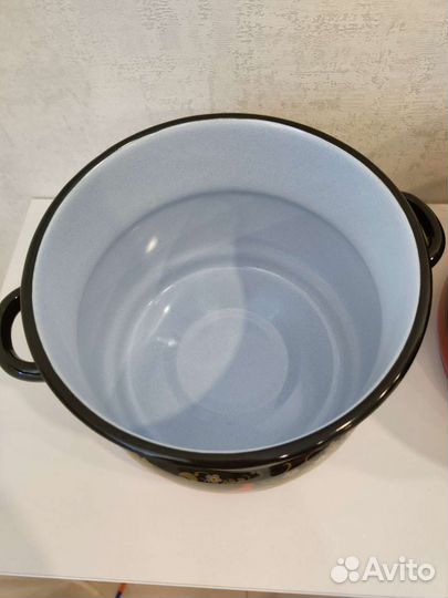 Кастрюля эмалированная новая