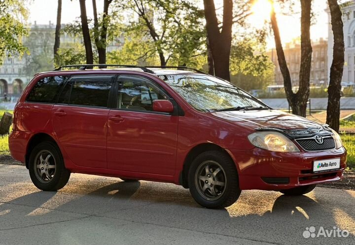 Toyota Corolla Fielder 1.5 AT, 2001, битый, 250 000 км