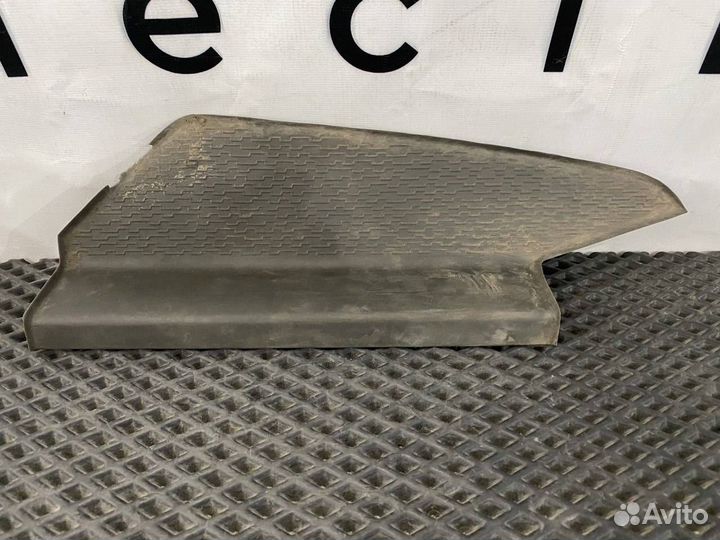 Коврик салона правый Volvo FH4 82419317