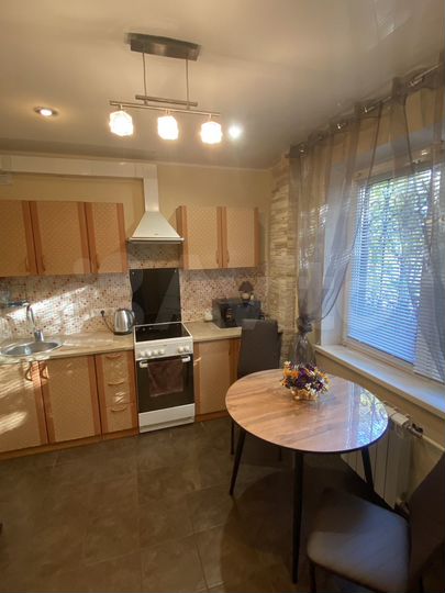 1-к. квартира, 37 м², 1/10 эт.