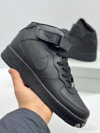 Nike air force 1 mid black