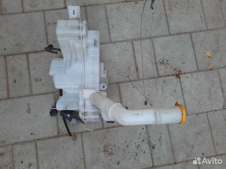 Mazda 3BK 3BL бачок стеклоомывателя