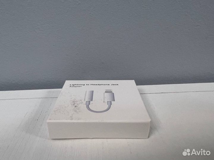 Кабель Lightning to Headphone Jack Adapter