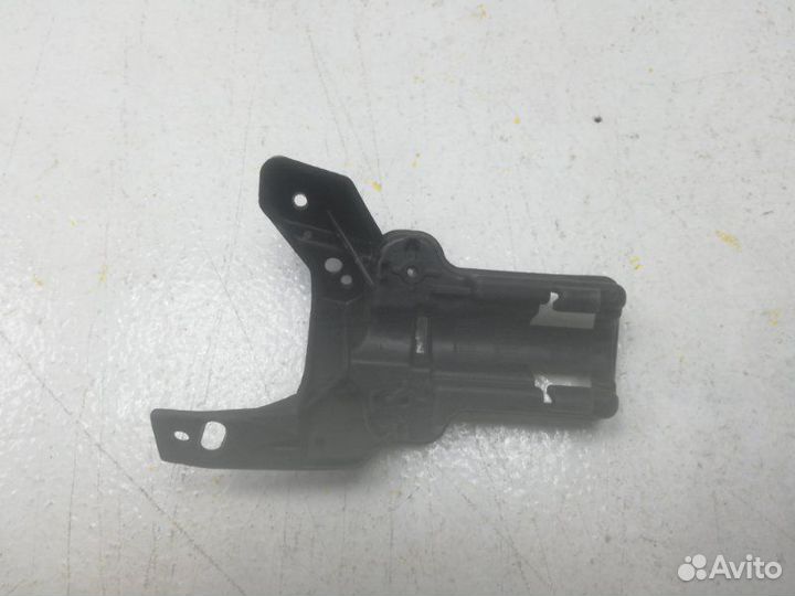 Кроштейн форсунки омывателя передний левый Renault