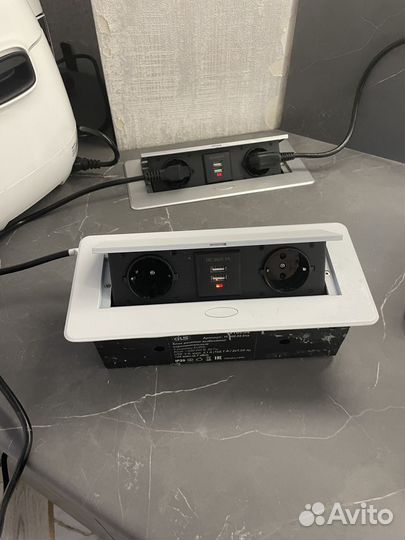 Блок розеток выдвижной горизонтальный 2 + USB