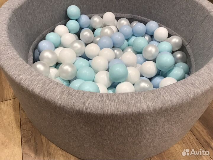Сухой бассейн с шариками