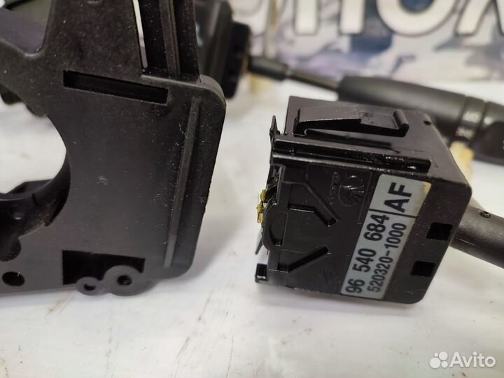 Переключатель подрулевой Chevrolet Aveo T200