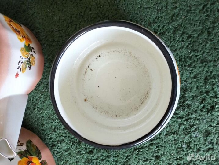 Набор эмалированной посуды советского периода