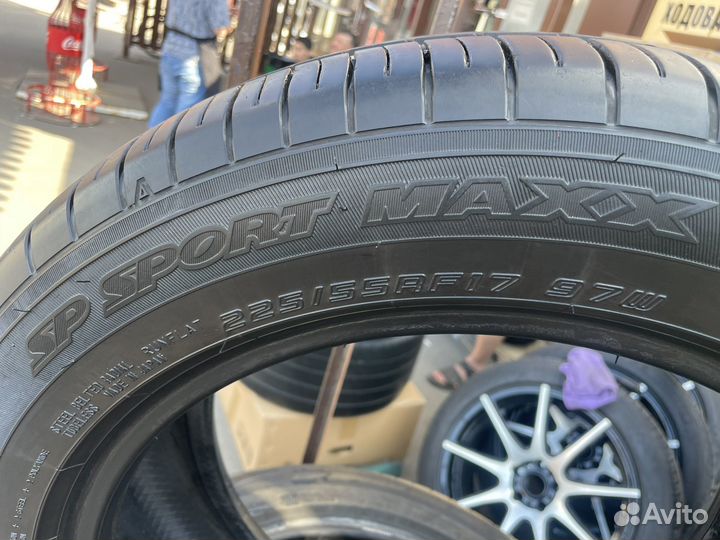 Dunlop SP Sport Maxx 050 DSST CTT 225/55 R17 97W