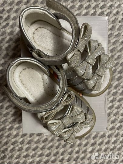 Босоножки для девочки