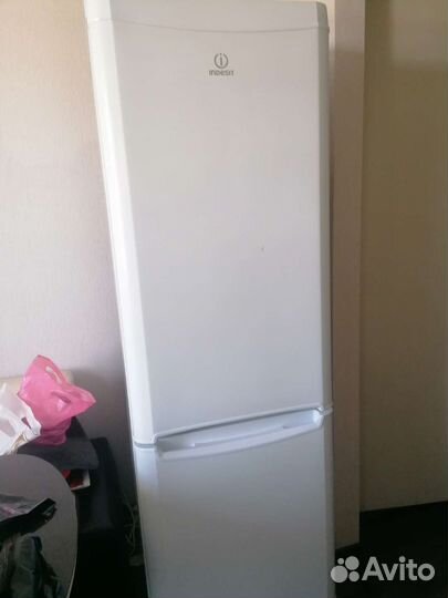 Холодильник бу indesit