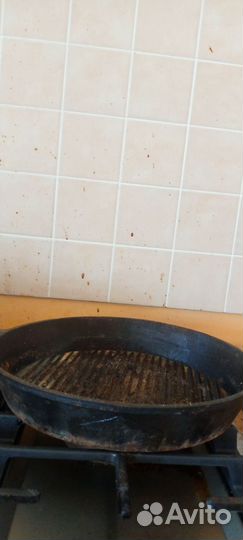 Сковородки,казан,чугунный горшок