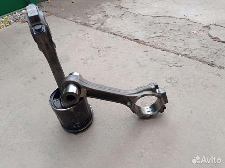 Шатуны Даф хф95,распредвал и толкатели, поршня