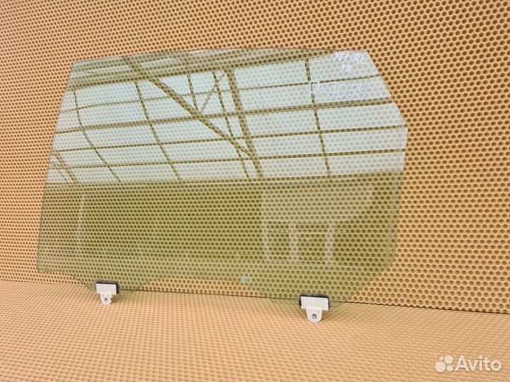 Стекло двери заднее левое Infiniti M Q70 Y51